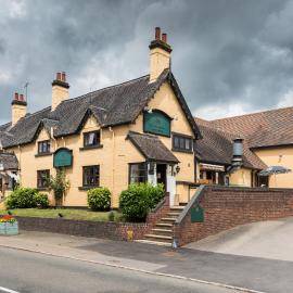 Golden Lion Hotel, hotel sa Rugby
