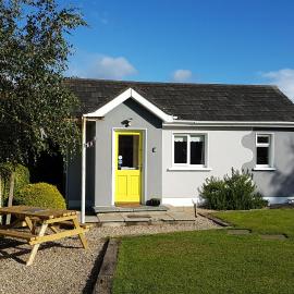 Hilltop Seaview Apartment, hotell i Wicklow