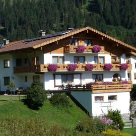 Haus Antonia, hotel in Lermoos
