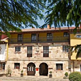 Apartamentos Capriccio, hotel in Santillana del Mar