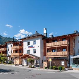 AvenidA Mountain Resort by Alpin Rentals - incl Summercard, хотел в Капрун