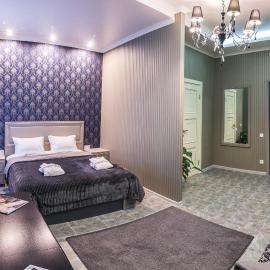 L.O.Y Family Hotel, hotel in Dnipro