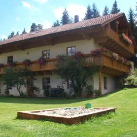Ferienwohnung Steinbeisser, hotel en Arrach