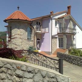 Villa Laurea, hotel en Lovran