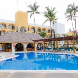 Costa Alegre Hotel & Suites, hotel a Rincón de Guayabitos