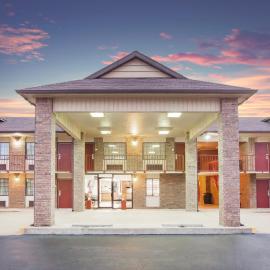 Super 8 by Wyndham Clinton, hotel in Clinton