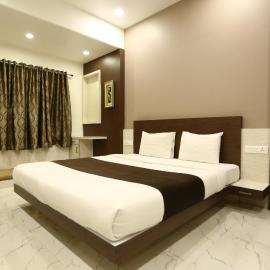 Hotel Madhuri Executive, hotel di Kolhapur