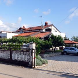 Franko Apartmani, hotel in Zambratija