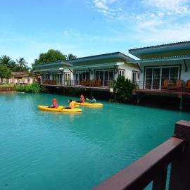 Lake Terrace Resort, hotel em Langu