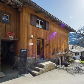 Gästehaus Alpina in Fanas, hotel em Fanas