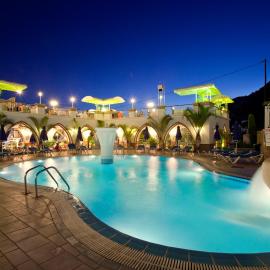 Pefkos Beach Studios & Apartments, hotel i Pefkos