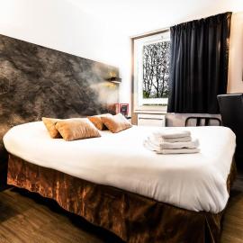 Logis Hotel Lons-le-Saunier - Restaurant Le Grill, hotel di Lons-le-Saunier