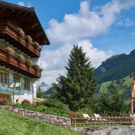 Pension Bergland, hotel in Lech am Arlberg
