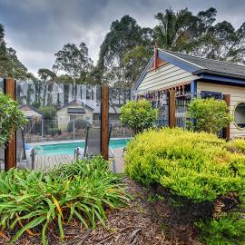 Waverley House Cottages, Hotel in Lakes Entrance