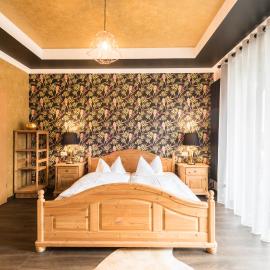 Engel Hotel Grill Bar, хотел в Нидернхаузен