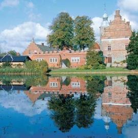 Broholm Castle, hotel Gudmében
