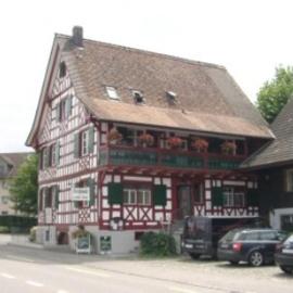 Hotel Restaurant Pizzeria Rotes Haus, hotel em Münsterlingen