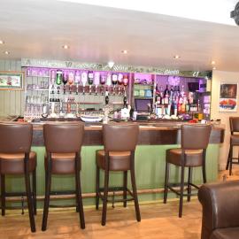 The Red Lion: Cardigan şehrinde bir otel