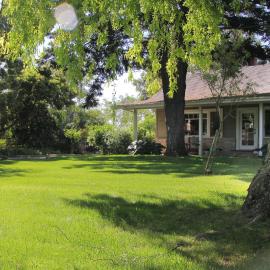 Cottage on Armstrong, khách sạn ở Lodi