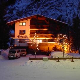 Pension und Apartment Edelweiß, hotel a Heiligenblut