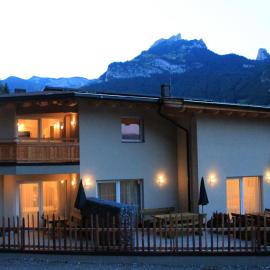 Ferienwohnungen Karwendel Camping, hotel a Maurach