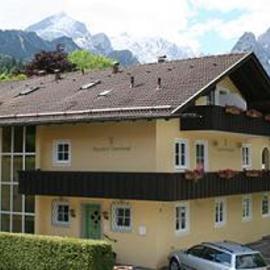 Alpenhof Garnihotel & Ferienwohnungen, Hotel in Garmisch-Partenkirchen