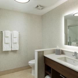 Holiday Inn Express Visalia-Sequoia Gateway Area by IHG, hotel in Visalia