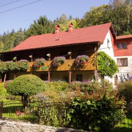 Willa Róż w Międzygórzu, hotell i Miedzygorze