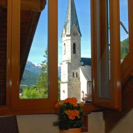 Dachstein West Hotel GmbH-Kirchenwirt Russbach, hotel di Russbach am Pass Gschütt