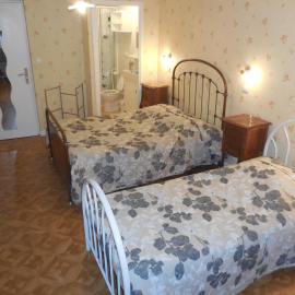 Hotel Magne، فندق في Saurier