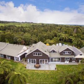 Patuha Rainforest Retreat, hotel v destinaci Okato