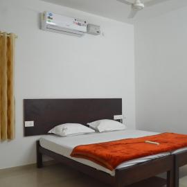 Blackroots Serviced Apartments, hotel in Coimbatore