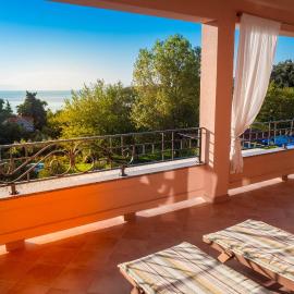 Apartments Villa Kristina, hotel in Supetarska Draga
