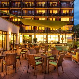 Johannesbad Hotel Königshof, hotel v destinaci Bad Füssing