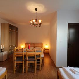 Casa 193 MOTORCYCLE FRIENDS, hotel in Sibiu