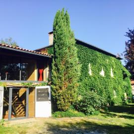 Magnificent Renovated Farmhouse - 10 Min A7 -, hotel em Anneyron