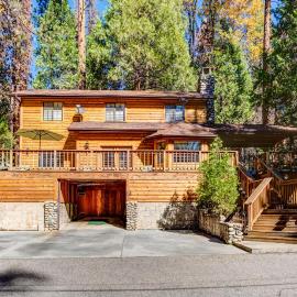 (7) Cedar Lodge at The Redwoods In Yosemite