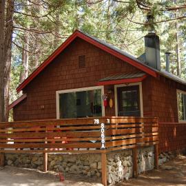 78 Ox Yoke, hotel in Wawona