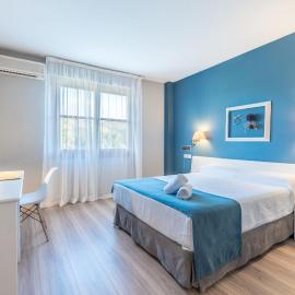 Hotel Jakue, hotel en Puente la Reina