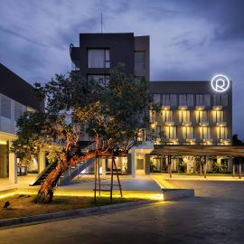 R-Photo hotel