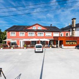 Viesnīca Hotel Santa Cruz pilsētā Montaos