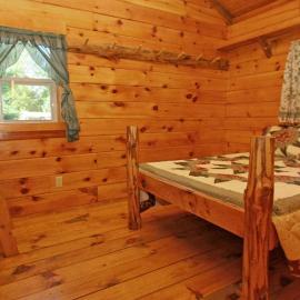 Robin Hill Camping Resort Deluxe Cottage 13, hotel en Lenhartsville