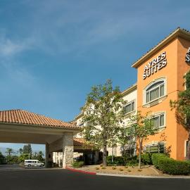 Ayres Suites Ontario at the Mills Mall - Rancho Cucamonga, hotelli kohteessa Ontario