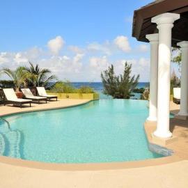 Alexanders Penthouse on the beach