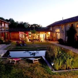 La Pierre Folle Chambres d'Hôtes, hotel u gradu Klini