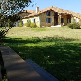 Gîte Picanas, hotel i Boussan