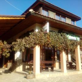 Guest House Ambrozia, hotel u gradu 'Kotel'