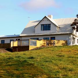 Guesthouse Steindórsstadir, West Iceland, hotel a Reykholt