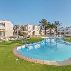 Hotel LIVVO Koala Garden, hotell Masplaomases