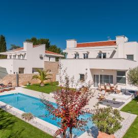 Villa Bella- White